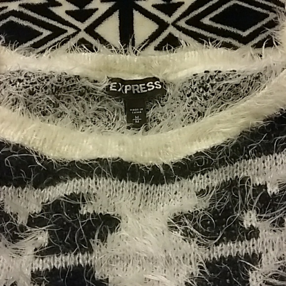 Express sweater - Picture 3 of 3